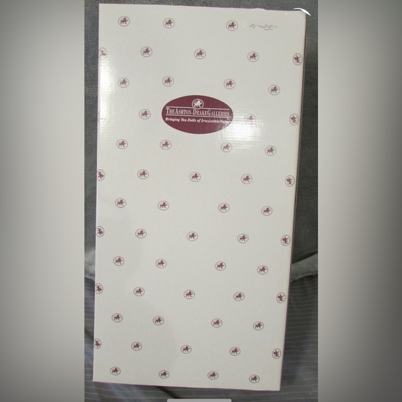 The Ashton-Drake Galleries Victorian Lace Collection Doll “Colleen” - Picture 12 of 14